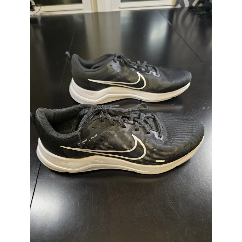 Size 10 - Nike‎ Downshifter 12 Black White